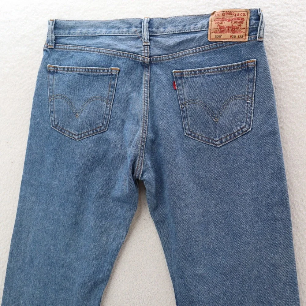 Levi's Jeans Mens 36x32 Blue 505 Regular Straight Medium Wash Denim Grunge Y2K